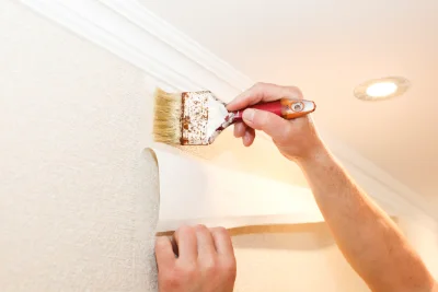 Pose de papier peint au Carlaret — revêtements muraux et toiles de verre